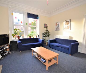 8 bedroom semi-detached house to rent - Photo 2