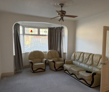 4 Bed Terraced House, Brook Road, IG2 - Photo 1