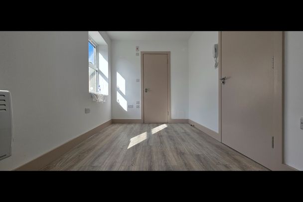 Studio Flat, Upper Clapton Road, E5 - Photo 1