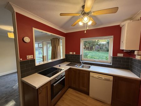 Woodlands Way, Bury St. Edmunds, Mildenhall - Photo 3