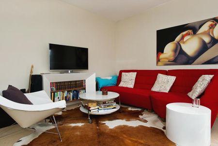 Very large 1 bedroom split level luxury apartment - Photo 2