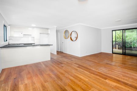 8 Carissa Place, Bonogin QLD 4213 - House For Rent - $900 | Domain - Photo 3