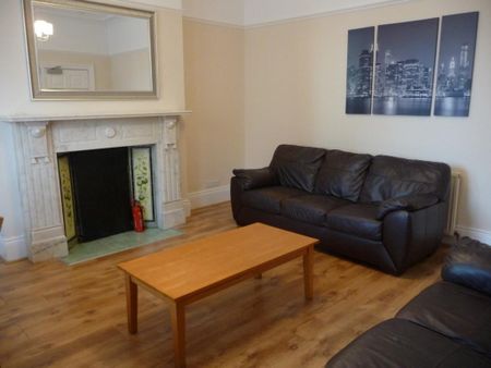 6 bedroom semi-detached house to rent - Photo 2