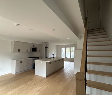 For Lease - 12 Franklin Avenue Unit# D, Toronto, Ontario - Photo 5