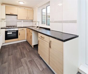 2 bedroom semi-detached house to rent - Photo 4