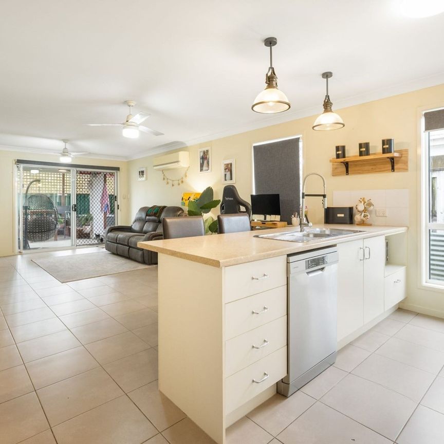 39 Scarborough circuit, Blacks Beach - Photo 1