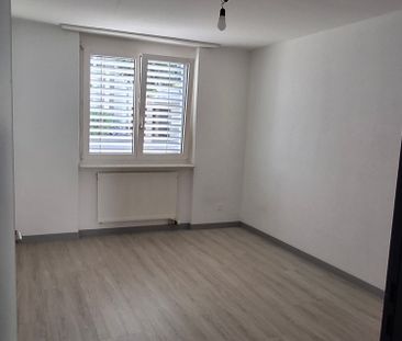 Bel appartement de 4 pièces au rez-de-chaussée avec terrasse couverte - Photo 4