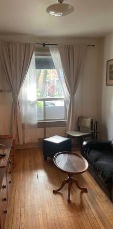 Fully Furnished Little Italy 1st Floor 1 Bedroom apartment - Photo 1