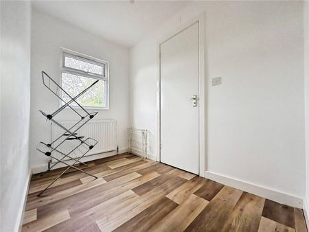 Myrtle Road, Hounslow, TW3 1QE - Photo 3