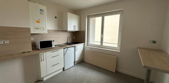 Location Appartement 1 pièce 28m² BRIVE LA GAILLARDE 19100 - Photo 2