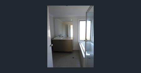 Modern Living Close to Maitland - Photo 2