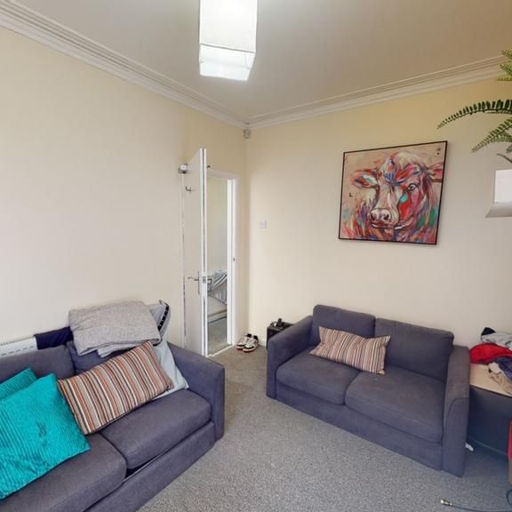 6 bedroom terraced house to rent - Photo 1