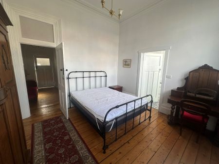 Central Furnished Living. - Photo 3