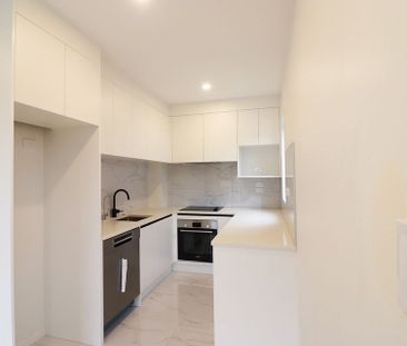 Immaculate, Rare Standalone: 2 Beds, 2 Living + Ca - Photo 6