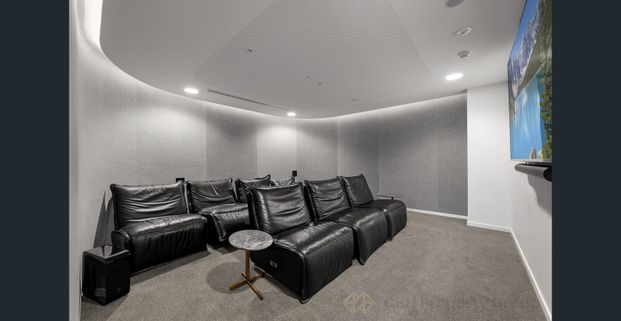 Luxurious 2 beds 2 baths apartment above the GLEN shopping mall - Photo 1