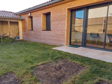 LOCATION T2 MEUBLE DANS LE CENTRE DE LATRESNE - Photo 4