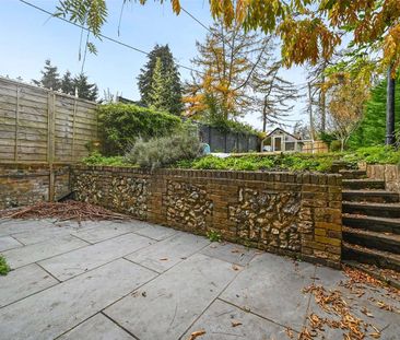 A superb four bedroom, one bathroom house in Sarratt, Hertfordshire... - Photo 5