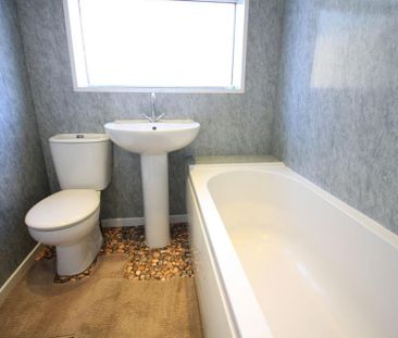 3 bedroom terraced house to rent - Photo 5