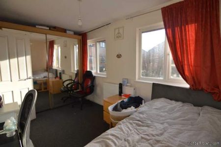 3 bedroom property to rent in London - Photo 5