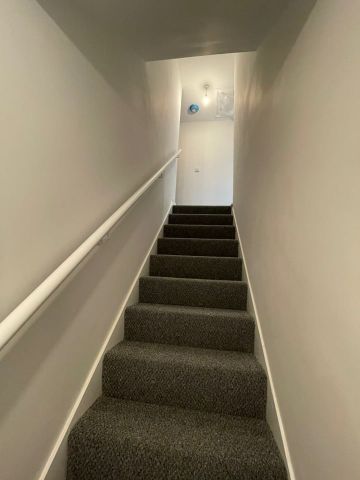 4 Bed Terraced House, Hellier Walk, BS13 - Photo 2