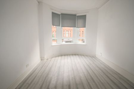 Aitken Street, 1 Bed Bright Unfurnished Apartment, Dennistoun – Available 10/01/2025 - Photo 4