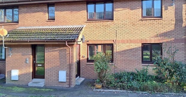 2 bedroom ground floor flat to rent - Photo 1