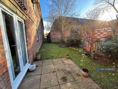 2 bedroom flat to rent - Photo 4