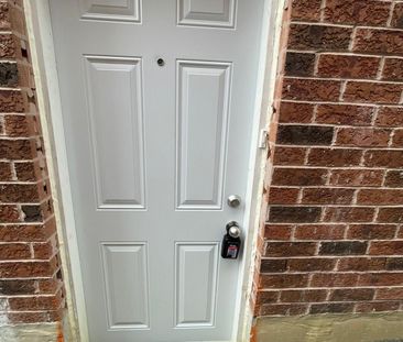 For Lease - 3727 Althorpe Circle, Mississauga, Ontario - Photo 4