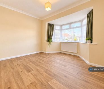 3 bedroom semi-detached house to rent - Photo 3