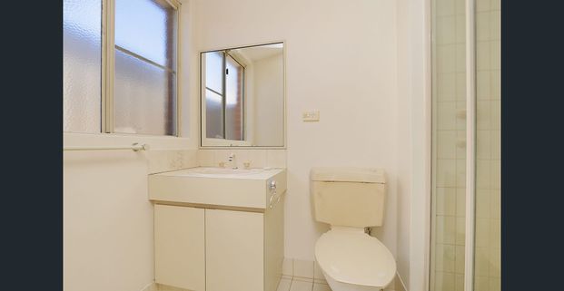 Charming villa in strategic location! - Photo 1