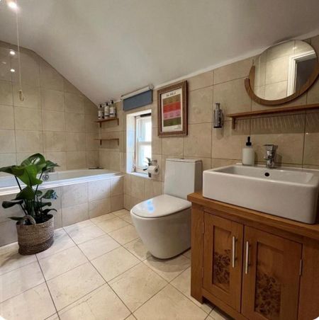 3 bedroom end of terrace house to rent - Photo 2