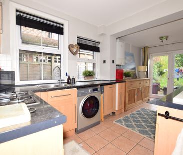 3 bedroom semi-detached house to rent - Photo 2