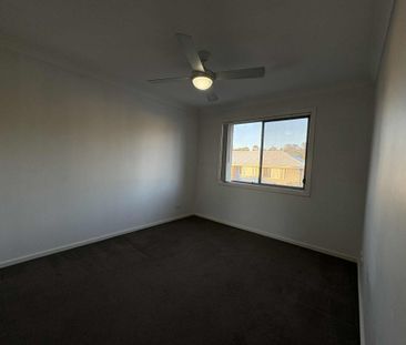 Stylish 3-Bedroom Townhouse in Prime Birmingham Gardens Location - Photo 3