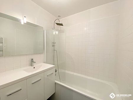 Location Appartement 3 pièces 69m² ROANNE 42300 - Photo 4