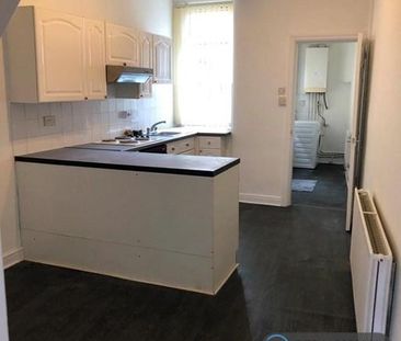 2 bedroom end of terrace house to rent - Photo 6