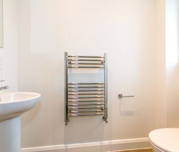 3 bedroom house to rent Wharfdale Road, Bournemouth, BH4 - Photo 6