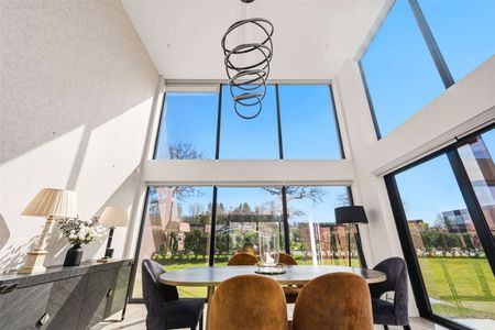 An exceptional bespoke built residence in a prime semi-rural setting on the edge of Knutsford - Photo 3