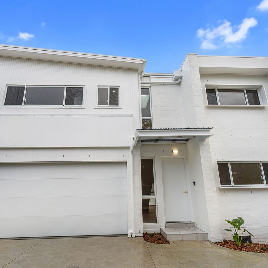 Stunning Four Bedroom Townhouse - Photo 1