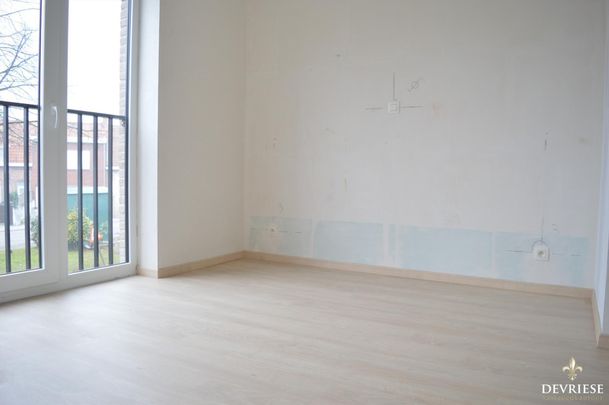 Instapklaar appartement met 2 slaapkamers op de 1e verdieping in Gullegem - Photo 1