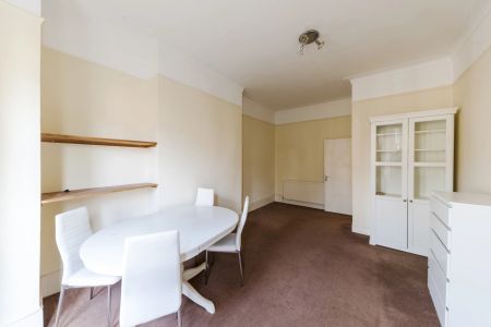 2 Bedroom Flat - Photo 2