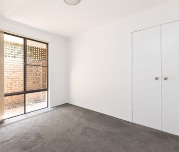 Lovely Renovated home in Tranquil Location! - Photo 1