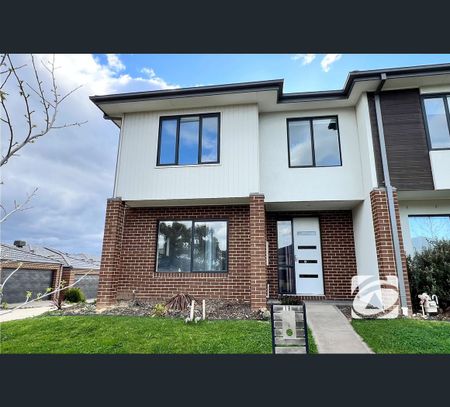 1/42 Strathavan Drive, Berwick, Vic 3806 - Photo 4