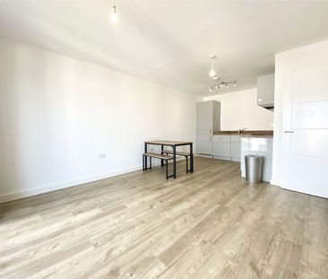 1 Bedroom - Photo 5