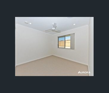 BEAUTIFUL HOME WITH DUCTED AIR CONDITIONING!! - Photo 5