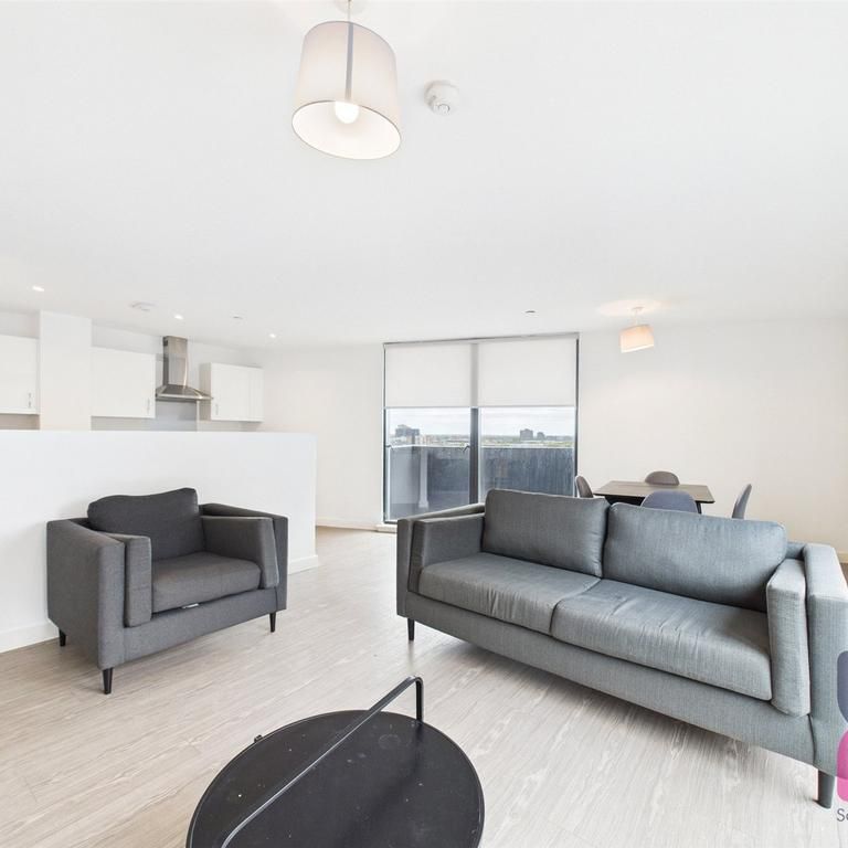 3 bedroom flat to rent - Photo 1