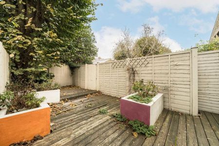 3 bedroom maisonette to rent - Photo 3