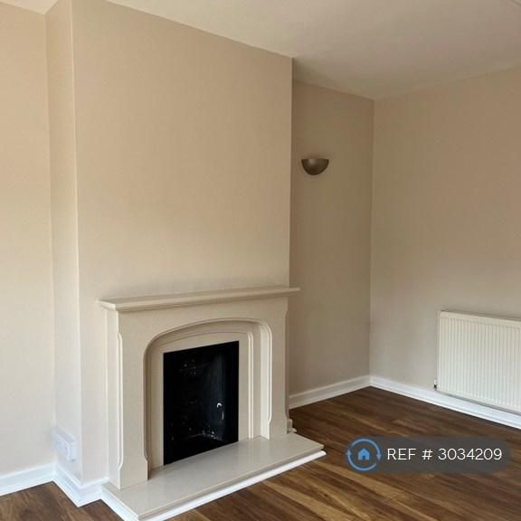 3 bedroom maisonette to rent - Photo 1