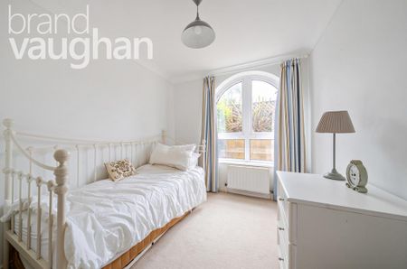 3 bedroom flat to rent - Photo 5