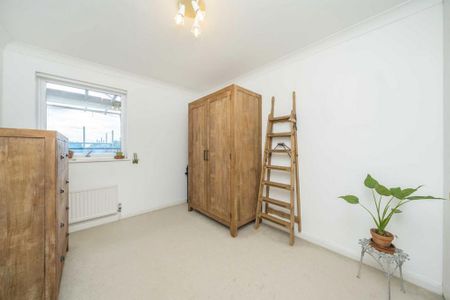 3 bedroom flat to rent - Photo 4