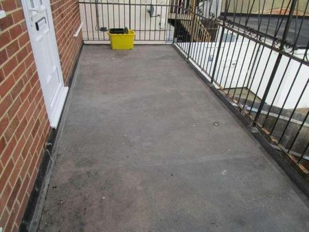 Fff Hart Road, Benfleet, SS7 - Photo 5